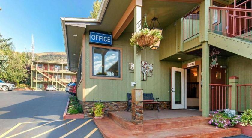 Rodeway Inn Гленуд Спрингс Екстериор снимка